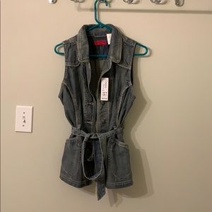 Denim vest never been worn perfect condition SizeM